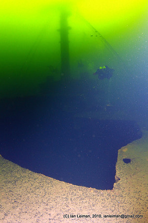 note the shadows of the two divers near the mast 30 meters away, this is unusually good visibility here