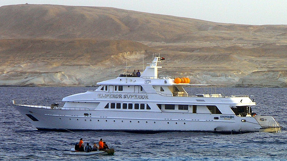 M/Y Emperor Superior anchored at the Small Gubal Island