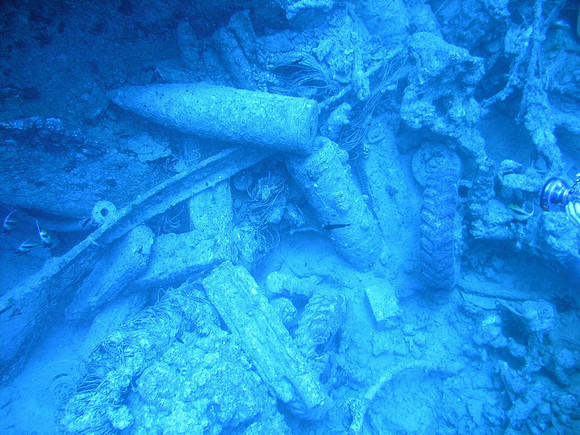 Wreck of S/S Thistlegorm, ammunition. White balance at "auto" (all blue!)