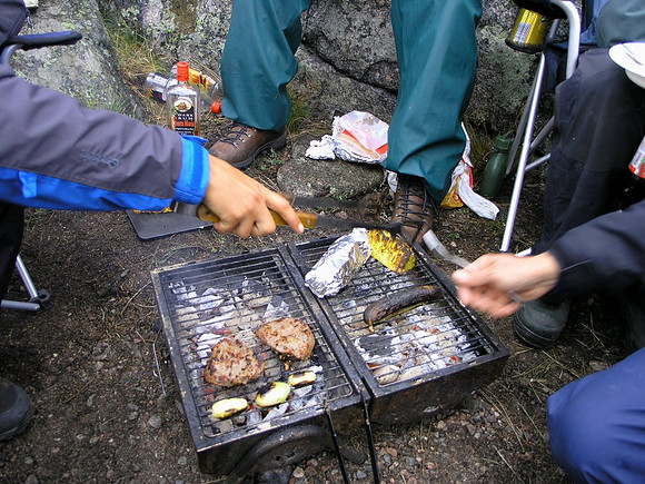 esim grillatut banaanit ja anakset...