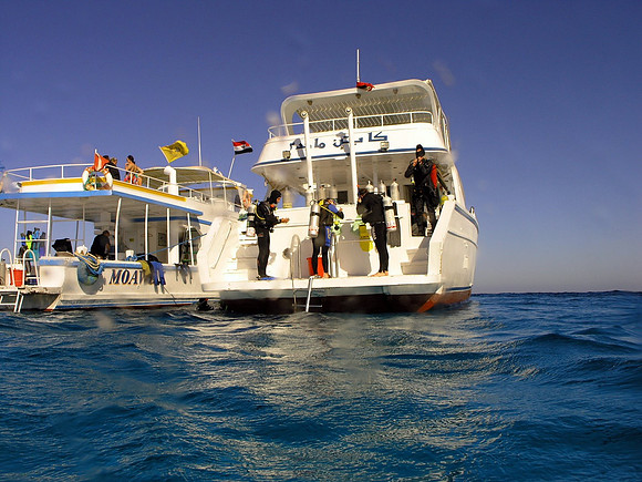 Diving platform of "Magued 3"