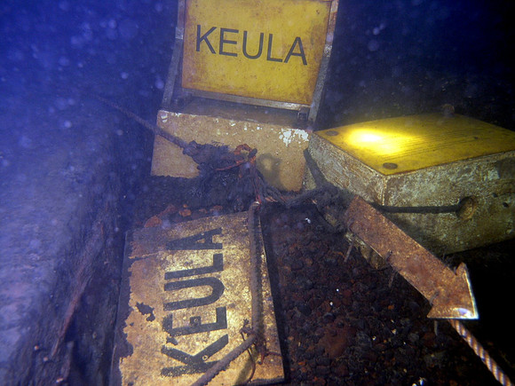 Baltic Sea, wreck of "Cronprins Gustav Adolf". Route markers at the bow (KEULA = bow).