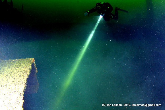 on the first day there was plenty of "gas", which you can see floating here above the cargo hold